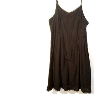 XXL Old Navy Black Sleeveless Embroidered Dress